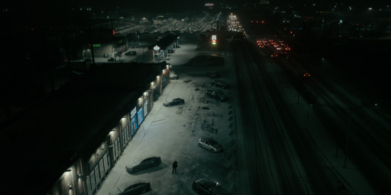 7-Eleven and Amoco in Dark Matter S01E07 "In the Fires of Dead Stars" (2024) - 527996