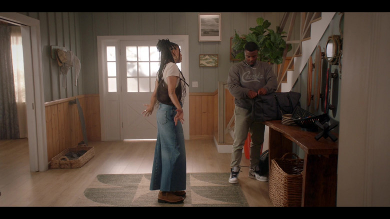 Nike Sneakers in All American S06E10 "Mass Appeal" (2024) - 525814