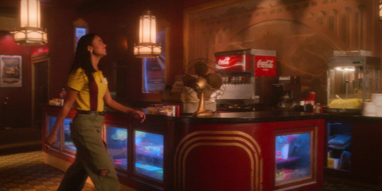 Coca-Cola Fountain Machine in Pretty Little Liars: Original Sin S02E06 "Chapter Sixteen: Hell House" (2024) - 527462
