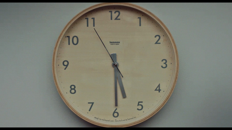 Lemnos Clock in The Bear S03E03 "Doors" (2024) - 534661