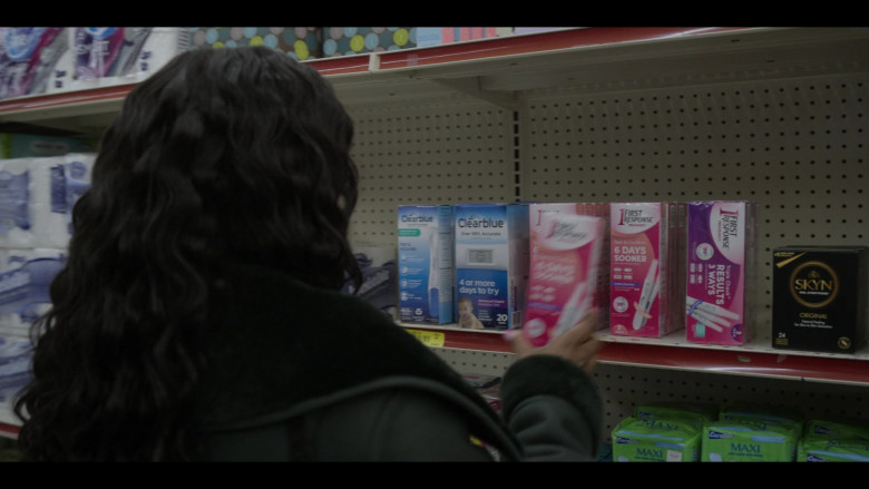 Clearblue, First Response Early Result Pregnancy Test, Skyn Condoms in Power Book II: Ghost S04E02 "To Thine Own Self" (2024) - 529558