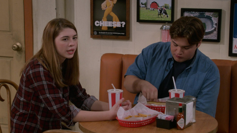 Tabasco Hot Sauces in That '90s Show S02E02 "Something to Talk About" (2024) - 533767