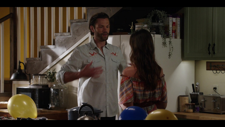 Black & Decker Toaster in Walker S04E13 "See You Sometime" (2024) - 535184