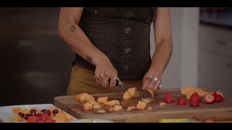 John Boos Cutting Board in All American S06E15 "I Do (Part II)" (2024) - 541558