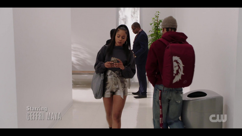 Vera Bradley Bag in All American: Homecoming S03E04 "Control" (2024) - 545264