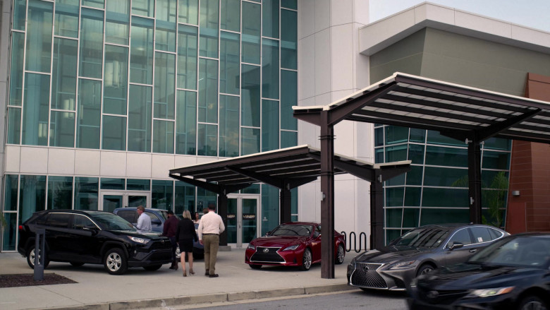 Toyota and Lexus Cars in Cobra Kai S06E02 "The Prize" (2024) - 543097