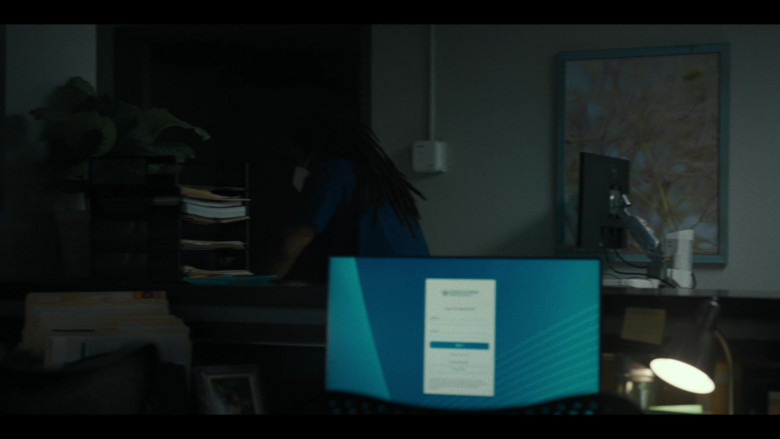 Dell Monitors in Mayor of Kingstown S03E09 "Home on the Range" (2024) - 545066