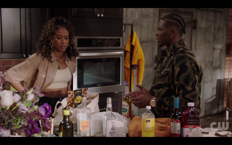 #404 – ProductPlacementBlog.com – All American Homecoming Season 3, Episode 4 – Product Placement Tracking (Timecode – 00h 06m 43s)