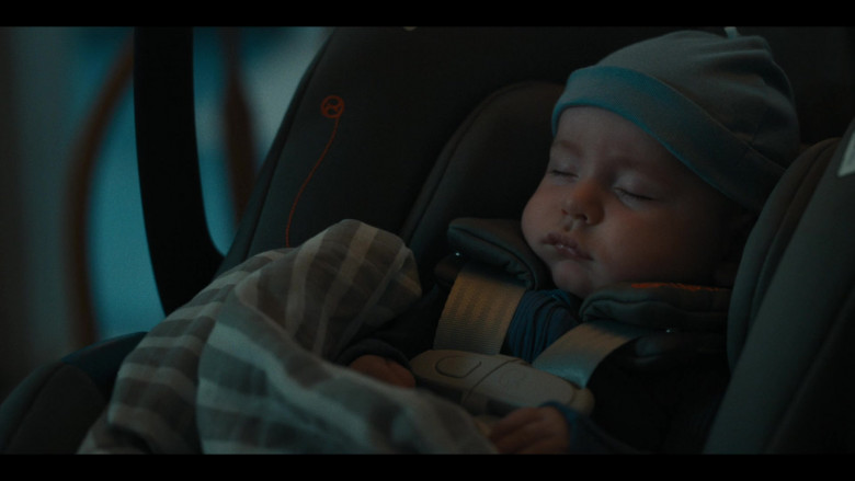 Cybex Infant Car Seat in Mayor of Kingstown S03E09 "Home on the Range" (2024) - 545062