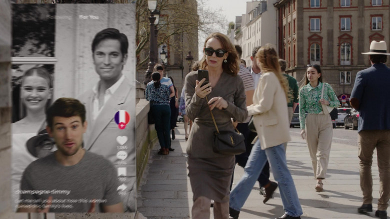 Samsung Galaxy Z Flip and YSL Bag in Emily in Paris S04E01 (2024) - 553330