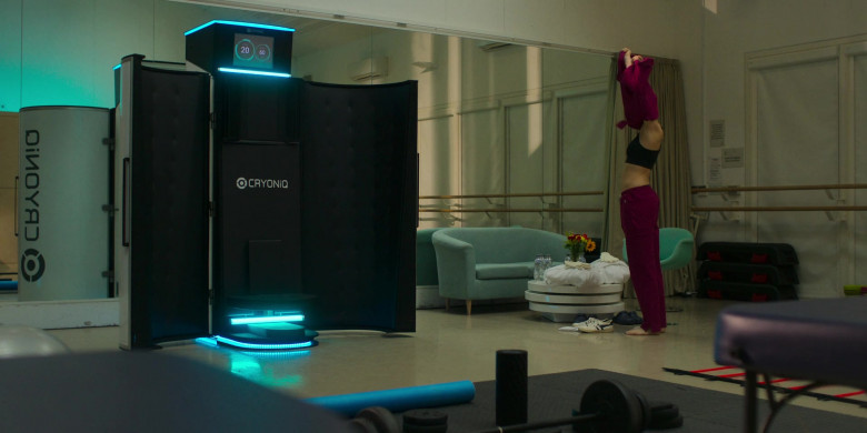 CRYONiQ Cryotherapy Machine in Fifteen-Love S01E01 (2023) - 555292