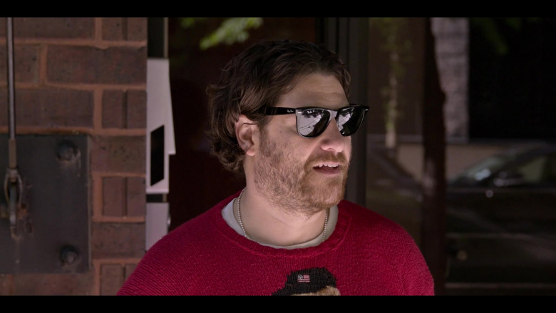 Ray-Ban Sunglasses in Mr. Throwback S01E06 (2024) - 550282