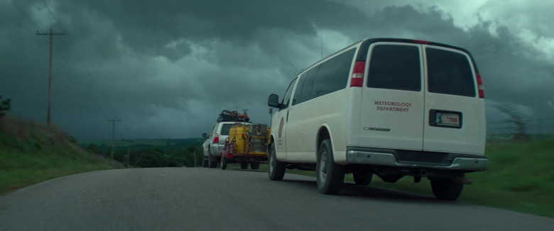 Chevrolet Express Car (Scene 2) in Twisters (2024) - 551229