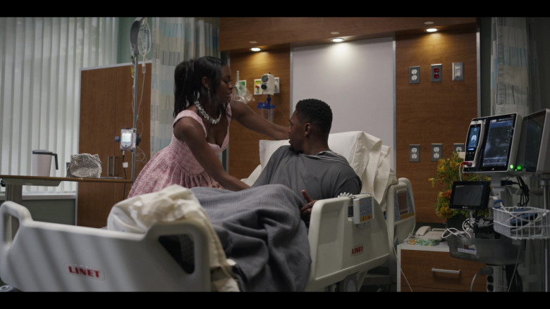 Linet Hospital Bed in Bel-Air S03E04 (2024) - 555729