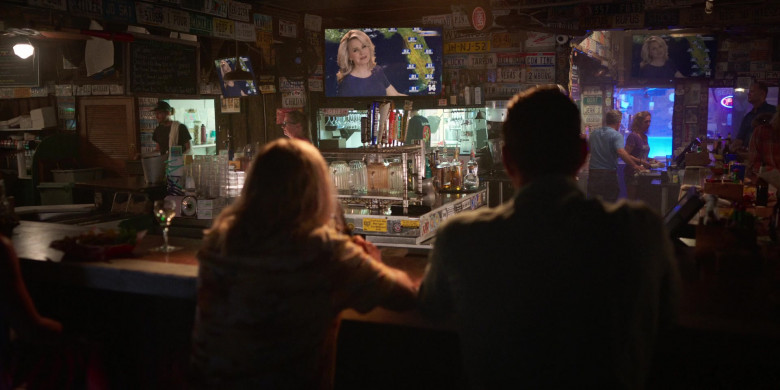 Bud Light Beer in Bad Monkey S01E01 (2024) - 552125