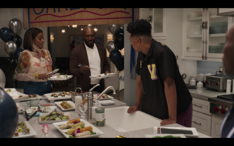 #477 – ProductPlacementBlog.com – Bel-Air Season 3 Episode 1 – Product Placement Tracking (Timecode – 00h 07m 56s)