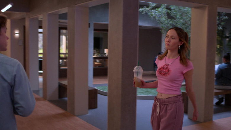 Starbucks Drink in Unstable S02E01 "Shanked" (2024) - 546876