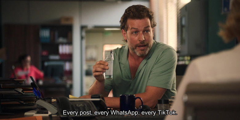 WhatsApp and TikTok (Verbal) in The Mallorca Files S03E02 (2024) - 558941