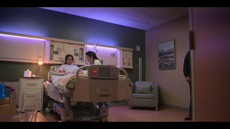 Stryker Hospital Bed in Reasonable Doubt S02E01 (2024) - 555986