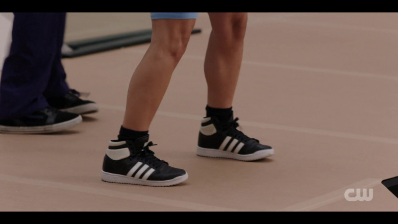 Adidas Sneakers in All American: Homecoming S03E05 "Before I Let Go" (2024) - 548511