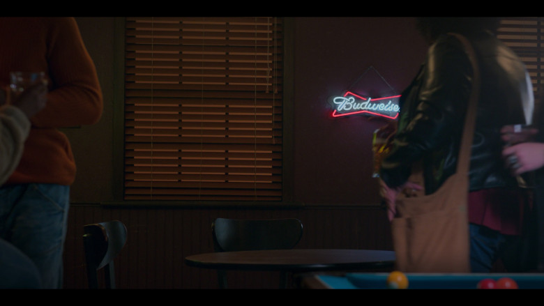 Budweiser Sign in How to Die Alone S01E04 (2024) - 568792