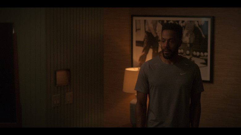 Nike T-Shirt in Reasonable Doubt S02E07 (2024) - 577671