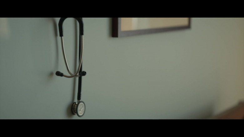 3M Littmann Stethoscope in Three Women S01E05 (2024) - 570658