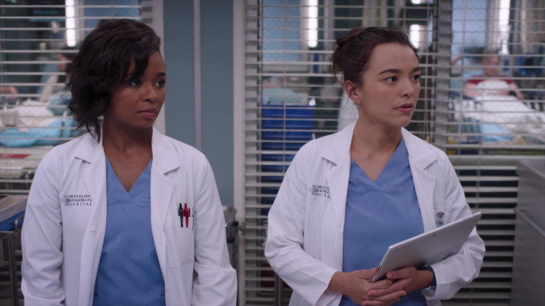 Microsoft Surface (Scene 7) - Tablet in Greys Anatomy S21E01 (2024) - 578619