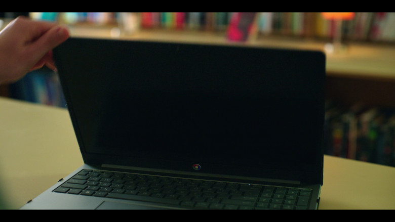 Windows Logo (Keyboard) in English Teacher S01E04 (2024) - 571964