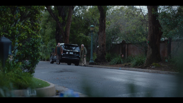 Chevrolet Suburban Car in The Old Man S02E04 (2024) - 578813