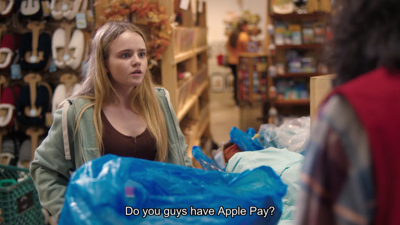 Apple Pay (Verbal) in Penelope S01E01 (2024) - 575516