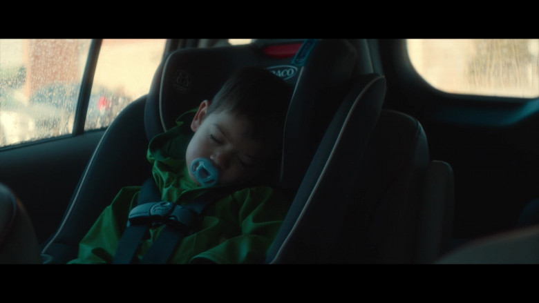 Graco Baby Car Seat in Three Women S01E02 (2024) - 570430