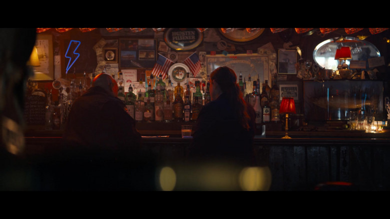 Holsten Pilsener, Tanqueray Gin, Gordon's Gin, Havana Club, Jagermeister, Kahlua in The Perfect Couple S01E02 (2024) - 564450