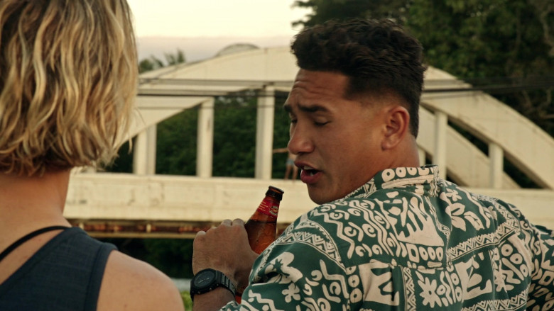 Kona Longboard Lager Bottles in Rescue - HI-Surf S01E01 (2024) - 574317