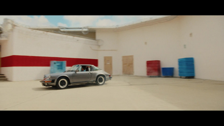 Porsche Car in Monsters S01E03 (2024) - 573263