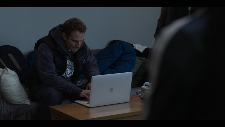 Apple MacBook Laptop in Power Book II - Ghost S04E07 (2024) - 569240