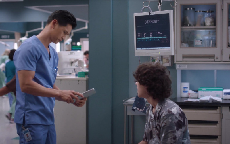 #1744 – ProductPlacementBlog.com – Greys Anatomy S21E01 (2024) – Product Placement Tracking (Timecode – 00h 29m 03s)