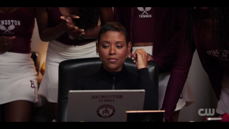 Microsoft Surface (Scene 10) (Displacement) - Laptop in All American - Homecoming S03E12 (2024) - 575163