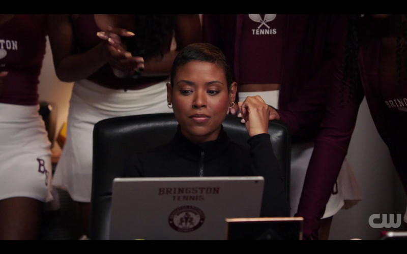 #2053 – ProductPlacementBlog.com – All American – Homecoming S03E12 (2024) – Product Placement Tracking (Timecode – 00h 34m 12s)