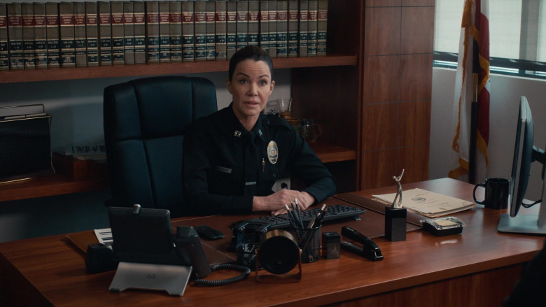 Cisco Phone in 9-1-1 S08E01 (2024) - 578433