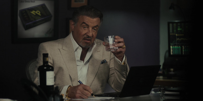 Carbonadi Vodka and Dell Laptop in Tulsa King S02E02 (2024) - 574487