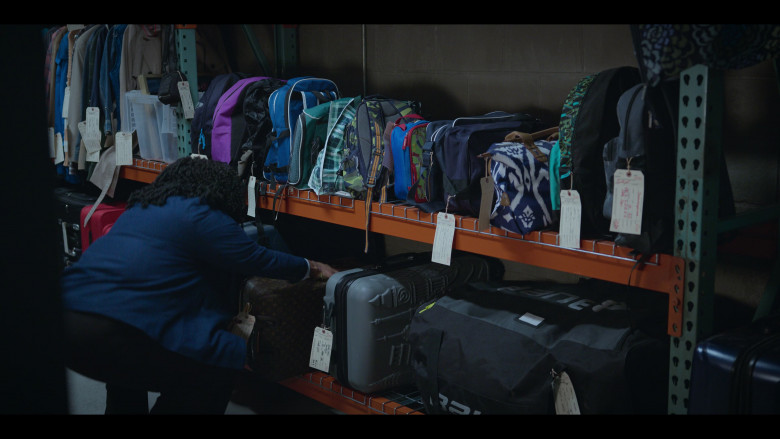 Louis Vuitton and Bauer Bags in How to Die Alone S01E06 (2024) - 573809