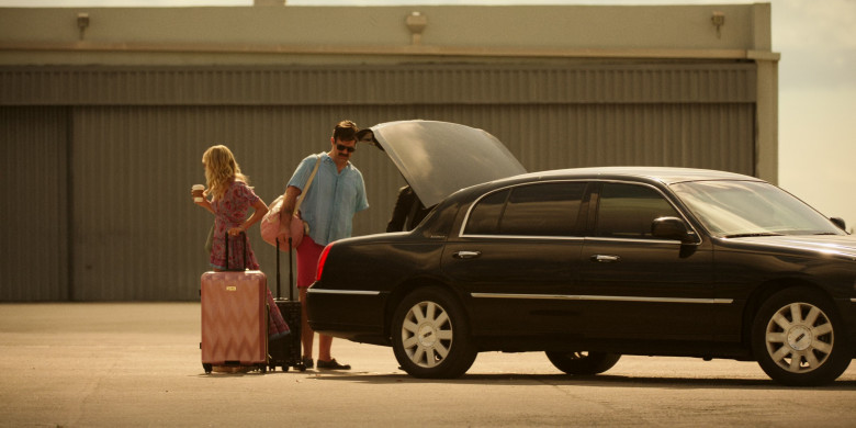 Juicy Couture Luggage in Bad Monkey S01E05 (2024) - 563286