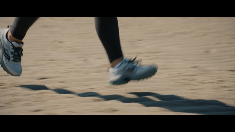 Saucony Sneakers in The Perfect Couple S01E01 (2024) - 564283