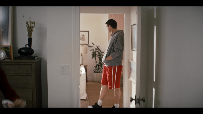 Nike Shorts in Nobody Wants This S01E04 (2024) - 577197