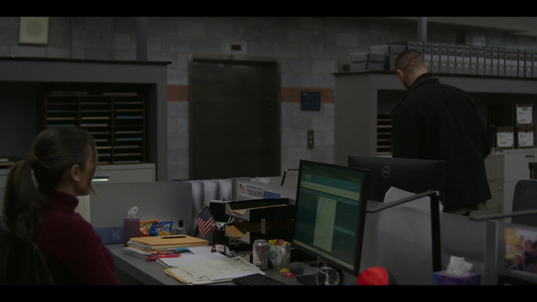 Cheetos, Doritos Chips, Diet Coke and Dell Monitor in Power Book II - Ghost S04E06 (2024) - 565282