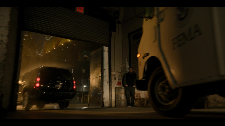 Cadillac Escalade and Chevrolet Cars (Scene 1) in The Penguin S01E02 (2024) - 579504