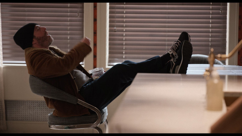 New Balance Sneakers in Only Murders in the Building S04E03 (2024) - 566822