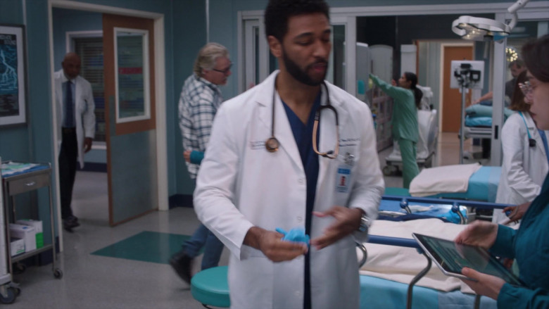 Microsoft Surface (Scene 4) - Tablet in Greys Anatomy S21E01 (2024) - 578558