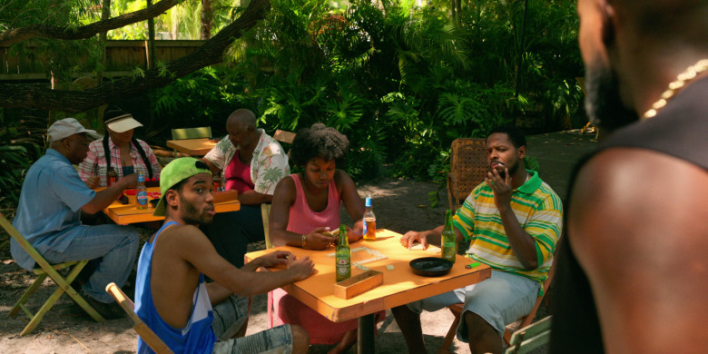 Heineken and Kalik Beer Bottles in Bad Monkey S01E05 (2024) - 563239